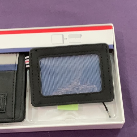 NIB Men’s FILA Bifold Wallet With Removable Card Holder - Picture 5 of 5